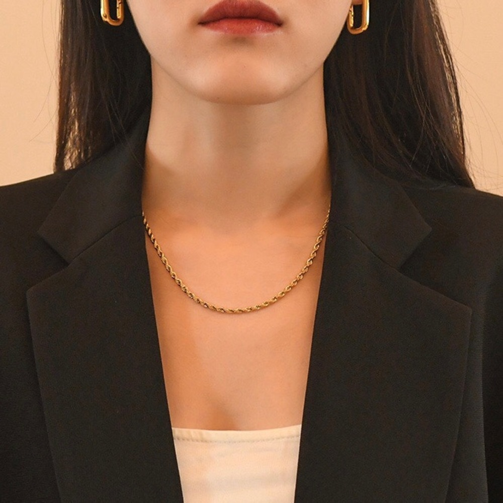 Minimalist Gold Plated Twisted Rope Necklace - Picture 3 of 12